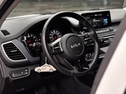 More photos of 2022 Kia Seltos S at Hank Graff Chevrolet Davison, MI