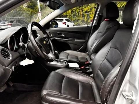 More photos of 2012 Chevrolet Cruze 2LT at Hank Graff Chevrolet Davison, MI