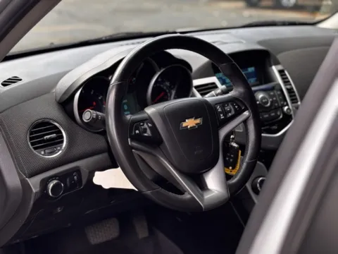 More photos of 2012 Chevrolet Cruze 2LT at Hank Graff Chevrolet Davison, MI