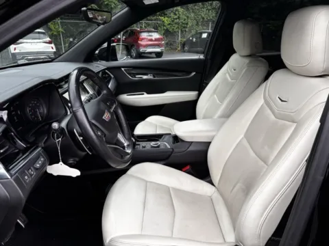 More photos of 2021 Cadillac XT6 Sport at Hank Graff Chevrolet Davison, MI