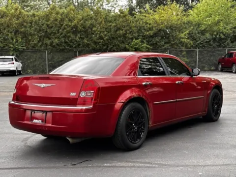 Photos of 2009 Chrysler 300 Limited for sale in Davison, MI at Hank Graff Chevrolet Davison