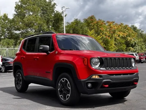 Photos of 2017 Jeep Renegade Trailhawk for sale in Davison, MI at Hank Graff Chevrolet Davison