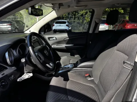 More photos of 2011 Dodge Journey at Hank Graff Chevrolet Davison, MI