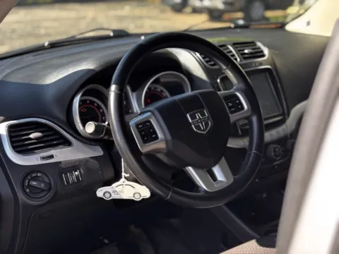 More photos of 2011 Dodge Journey at Hank Graff Chevrolet Davison, MI