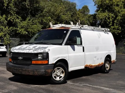White 2005 Chevrolet Express Van G1500 for sale in Davison, MI