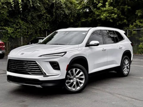 White 2025 Buick Enclave Preferred for sale in Davison, MI