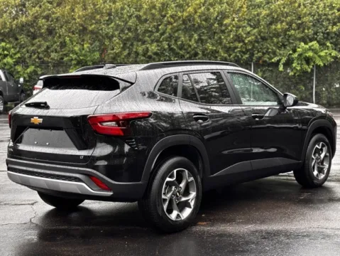 Photos of 2024 Chevrolet Trax LT for sale in Davison, MI at Hank Graff Chevrolet Davison