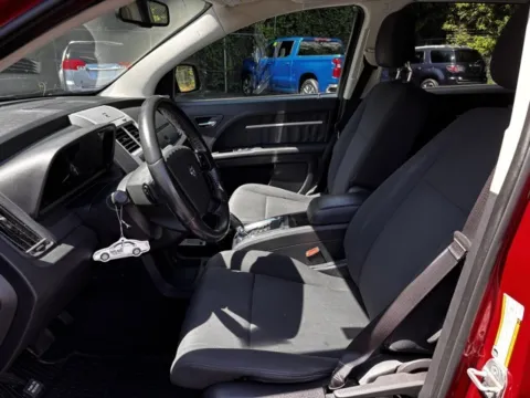 More photos of 2010 Dodge Journey SXT at Hank Graff Chevrolet Davison, MI