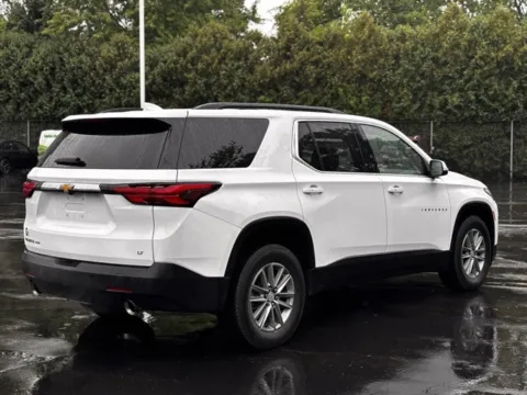 Photos of 2023 Chevrolet Traverse LT for sale in Davison, MI at Hank Graff Chevrolet Davison