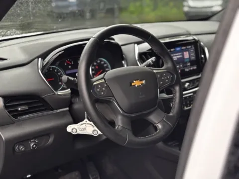 More photos of 2023 Chevrolet Traverse LT at Hank Graff Chevrolet Davison, MI