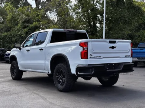 More photos of 2024 Chevrolet Silverado 1500 ZR2 at Hank Graff Chevrolet Davison, MI
