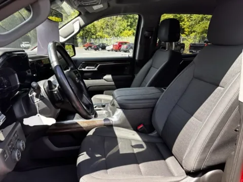 More photos of 2023 Chevrolet Silverado 1500 LT Trail Boss at Hank Graff Chevrolet Davison, MI