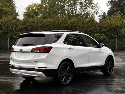 Photos of 2023 Chevrolet Equinox RS for sale in Davison, MI at Hank Graff Chevrolet Davison