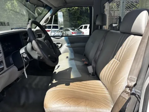 More photos of 2001 GMC C/K 3500HD SLE at Hank Graff Chevrolet Davison, MI