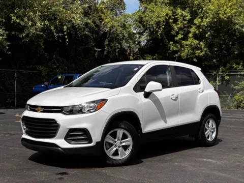 White 2022 Chevrolet Trax LS for sale in Davison, MI
