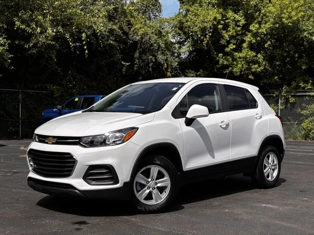 White 2022 Chevrolet Trax LS for sale in Davison, MI