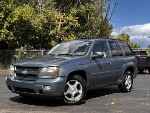Silver 2009 Chevrolet TrailBlazer LT for sale in Davison, MI