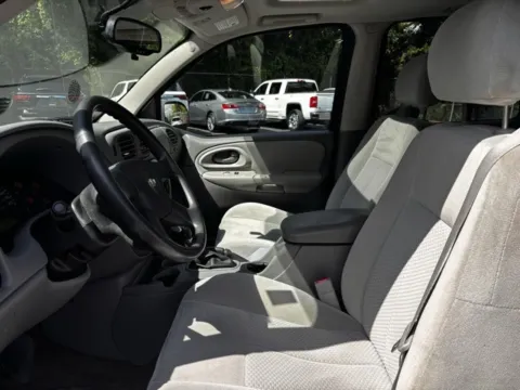 More photos of 2009 Chevrolet TrailBlazer LT at Hank Graff Chevrolet Davison, MI