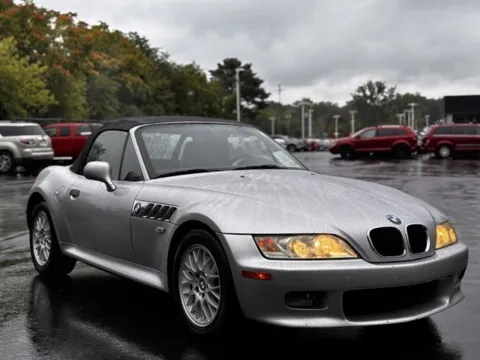 Photos of 2001 BMW Z3 2.5i for sale in Davison, MI at Hank Graff Chevrolet Davison