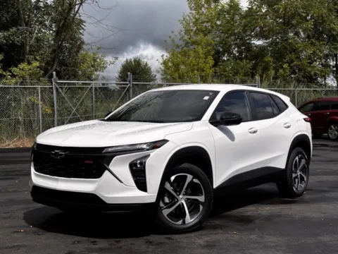 White 2024 Chevrolet Trax 1RS for sale in Davison, MI