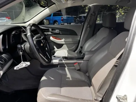 More photos of 2013 Chevrolet Malibu LT at Hank Graff Chevrolet Davison, MI