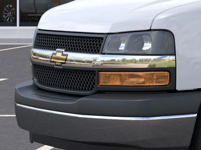 2025 Chevrolet Express Cargo Work Van - Photo 13