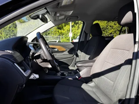 More photos of 2021 GMC Terrain SLE at Hank Graff Chevrolet Davison, MI