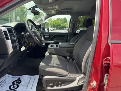 More photos of 2018 Chevrolet Silverado 1500 LT at Hank Graff Chevrolet Davison, MI