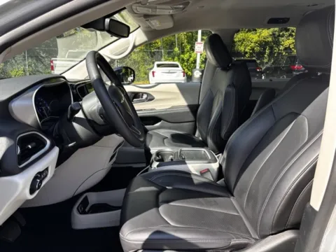 More photos of 2024 Chrysler Pacifica Touring L at Hank Graff Chevrolet Davison, MI