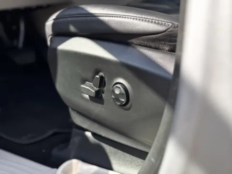 More photos of 2024 Chrysler Pacifica Touring L at Hank Graff Chevrolet Davison, MI