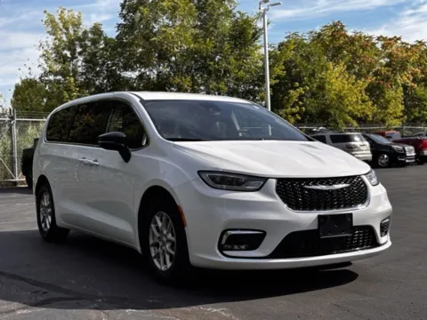 Photos of 2024 Chrysler Pacifica Touring L for sale in Davison, MI at Hank Graff Chevrolet Davison
