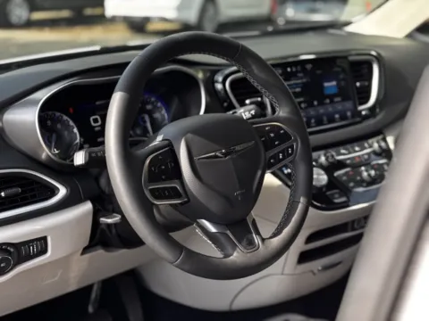 More photos of 2024 Chrysler Pacifica Touring L at Hank Graff Chevrolet Davison, MI