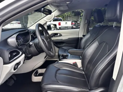 More photos of 2024 Chrysler Pacifica Touring L at Hank Graff Chevrolet Davison, MI
