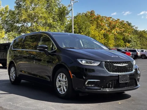 Photos of 2024 Chrysler Pacifica Touring L for sale in Davison, MI at Hank Graff Chevrolet Davison