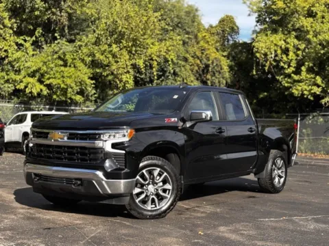 Black 2022 Chevrolet Silverado 1500 LT for sale in Davison, MI