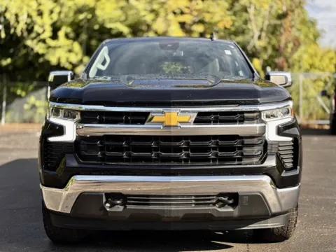 Photos of 2022 Chevrolet Silverado 1500 LT for sale in Davison, MI at Hank Graff Chevrolet Davison