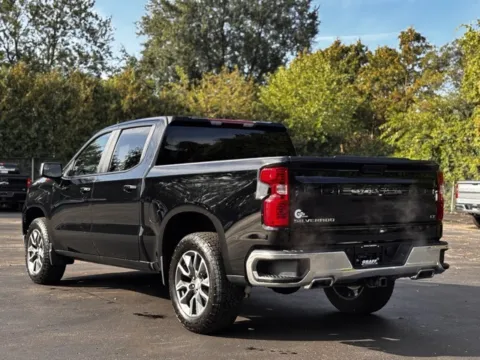 More photos of 2022 Chevrolet Silverado 1500 LT at Hank Graff Chevrolet Davison, MI