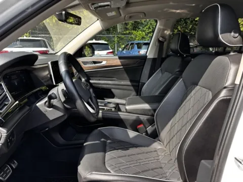 More photos of 2024 Volkswagen Atlas 2.0T SEL Premium R-Line at Hank Graff Chevrolet Davison, MI