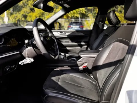 More photos of 2024 Jeep Grand Cherokee L Altitude X at Hank Graff Chevrolet Davison, MI