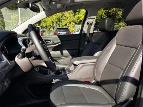 More photos of 2023 GMC Acadia SLT at Hank Graff Chevrolet Davison, MI