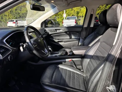 More photos of 2017 Ford Edge SEL at Hank Graff Chevrolet Davison, MI