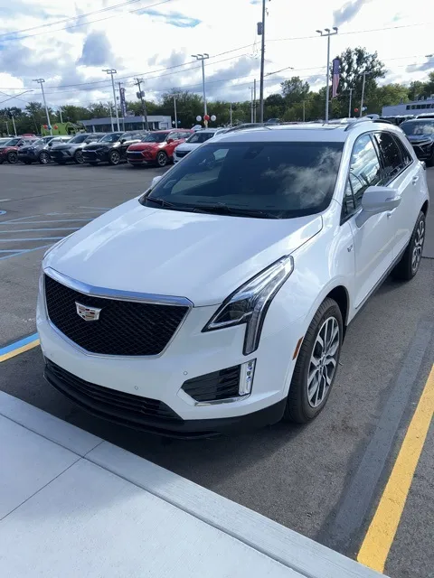 White 2025 Cadillac XT5 Sport for sale in Davison, MI