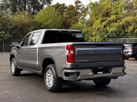 More photos of 2021 Chevrolet Silverado 1500 LT at Hank Graff Chevrolet Davison, MI