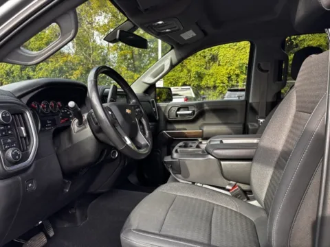More photos of 2021 Chevrolet Silverado 1500 LT at Hank Graff Chevrolet Davison, MI
