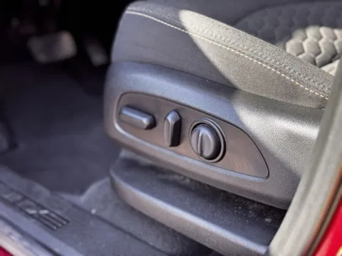 More photos of 2019 Chevrolet Equinox LT at Hank Graff Chevrolet Davison, MI