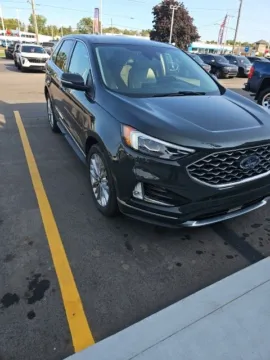 More photos of 2022 Ford Edge Titanium at Hank Graff Chevrolet Davison, MI
