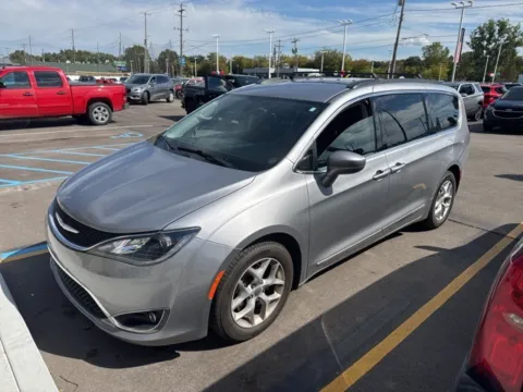 Silver 2017 Chrysler Pacifica Touring L for sale in Davison, MI