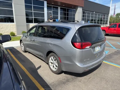 More photos of 2017 Chrysler Pacifica Touring L at Hank Graff Chevrolet Davison, MI