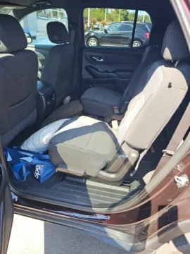 More photos of 2023 Chevrolet Traverse LT at Hank Graff Chevrolet Davison, MI