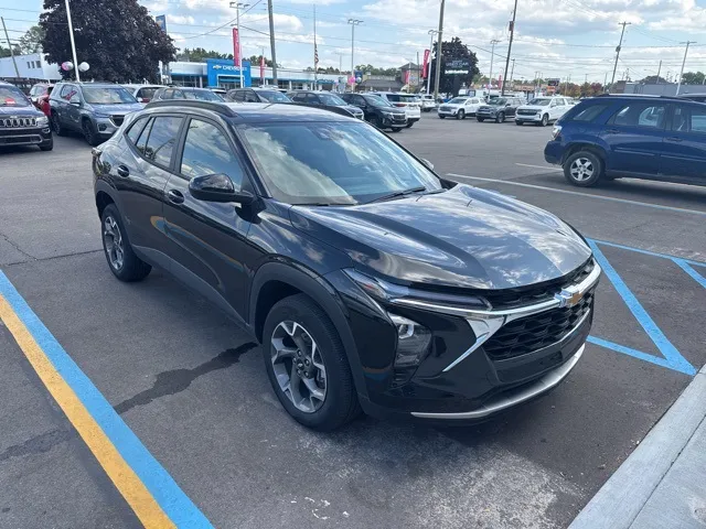 Black 2024 Chevrolet Trax LT for sale in Davison, MI